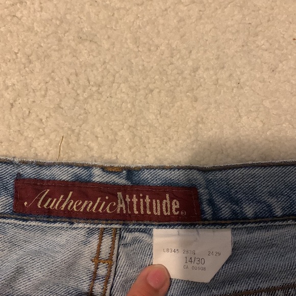 🌼 4 for 20$ JEAN SHORTS - Picture 2 of 3